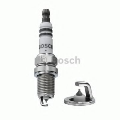 0242240650 BOSCH Свеча зажигания FR6KPP33+