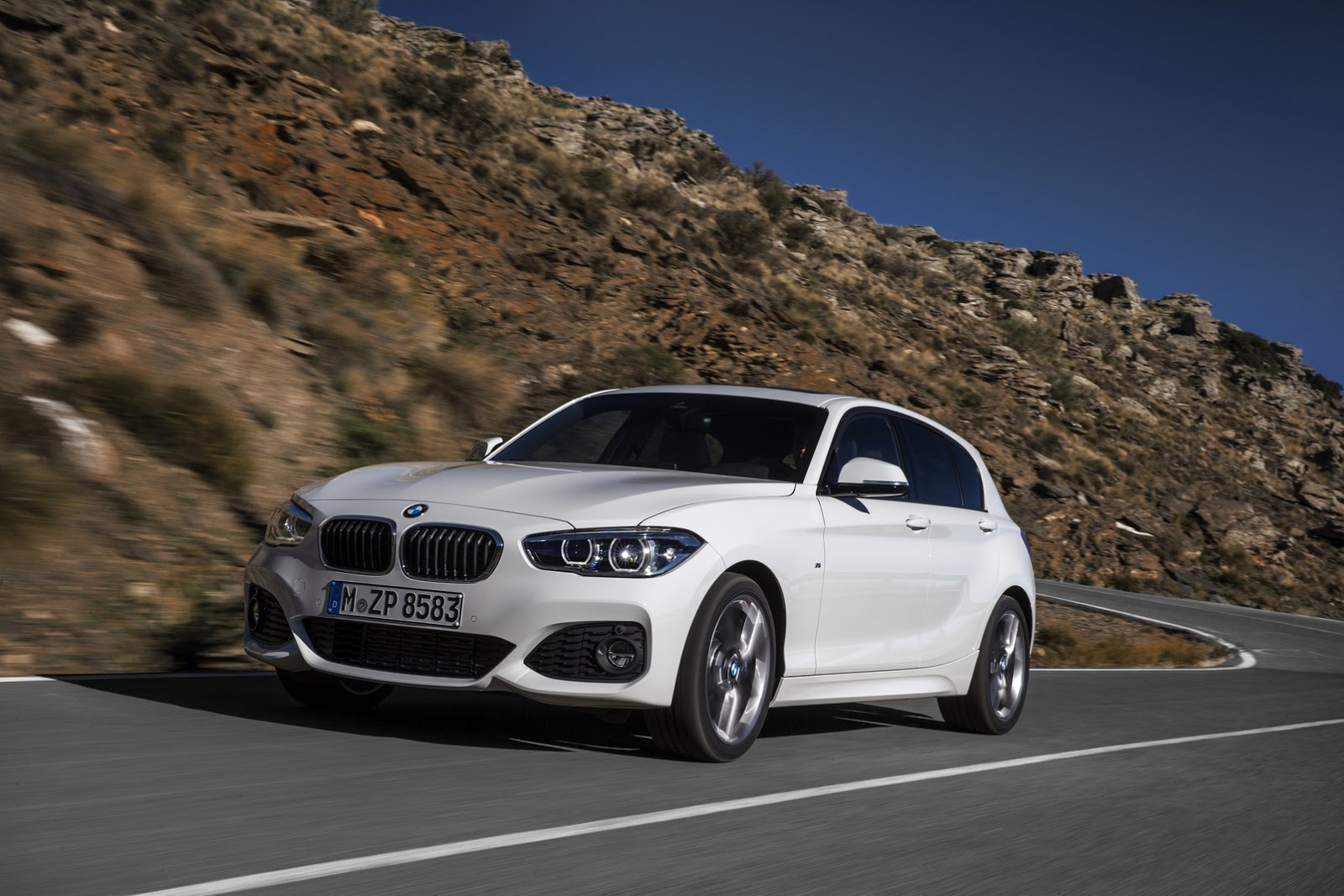 Обновленная BMW 1-Series получила трехцилиндровые двигатели