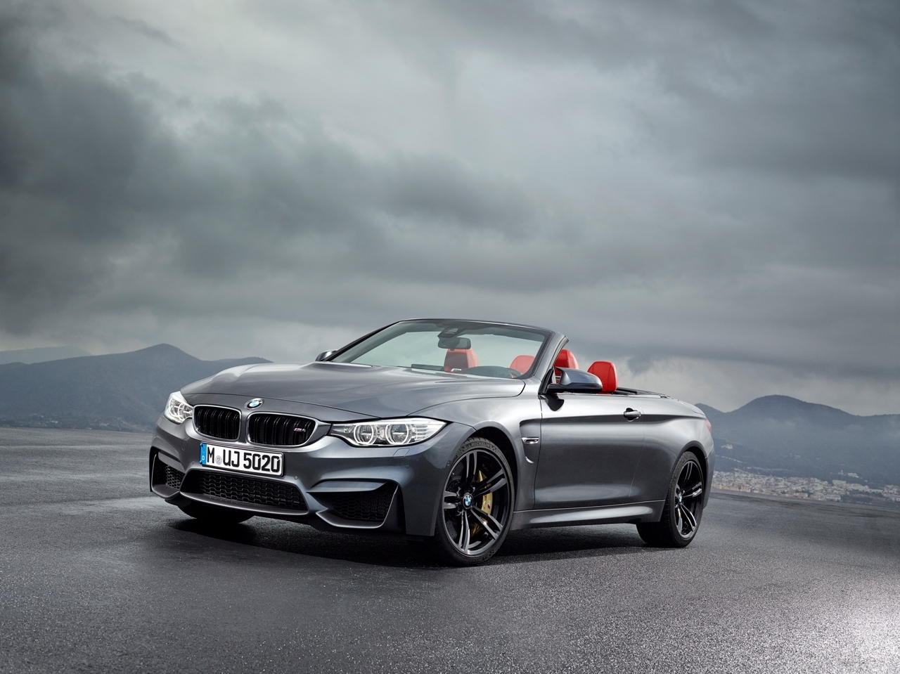 Компания BMW представила купе-кабриолет BMW M4